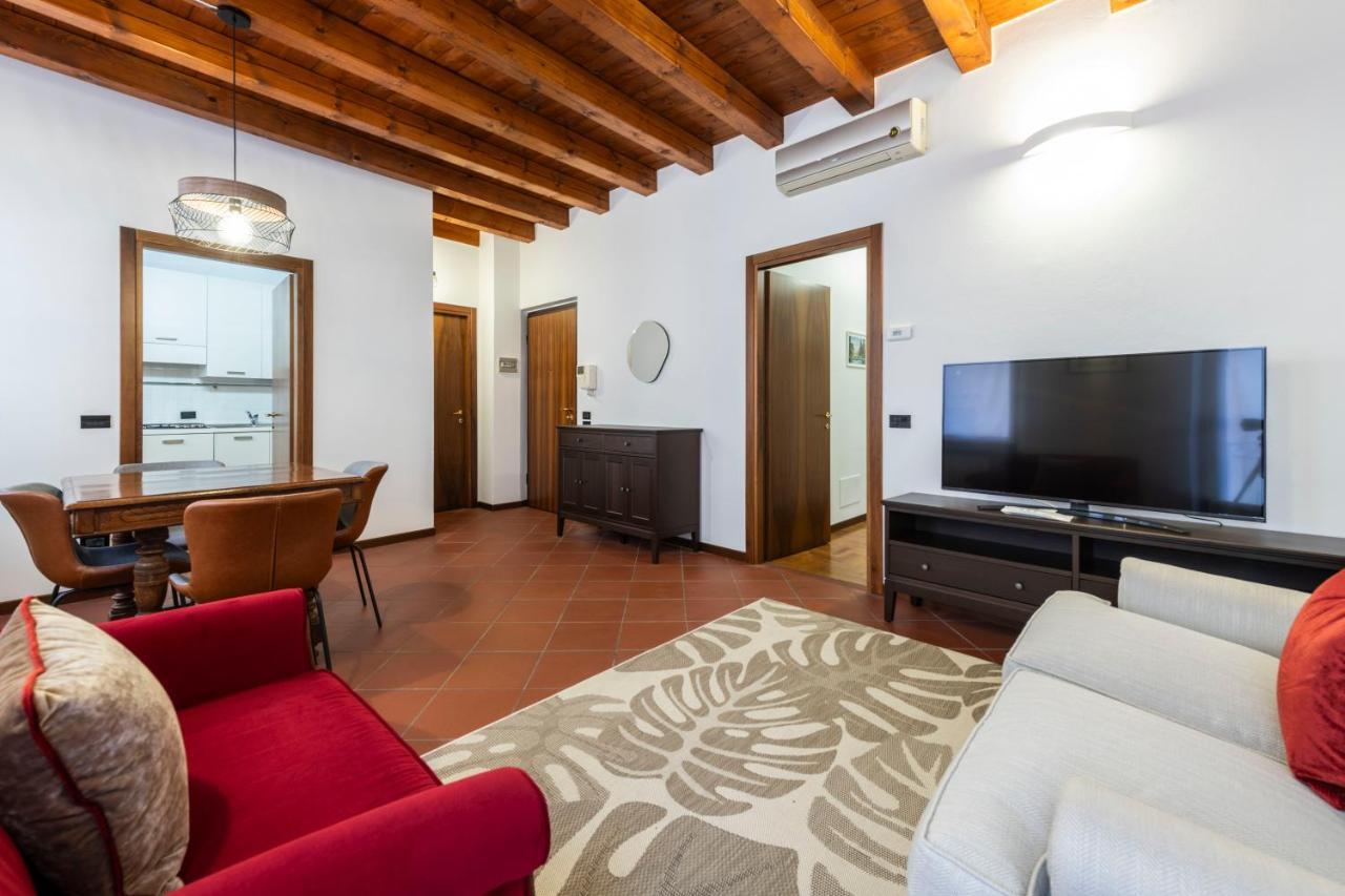 Amanti In Appartement *