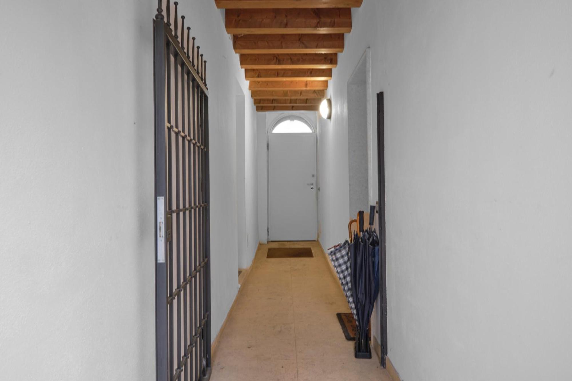 Beautiful, Cozy With A Small Courtyard. Apartment *