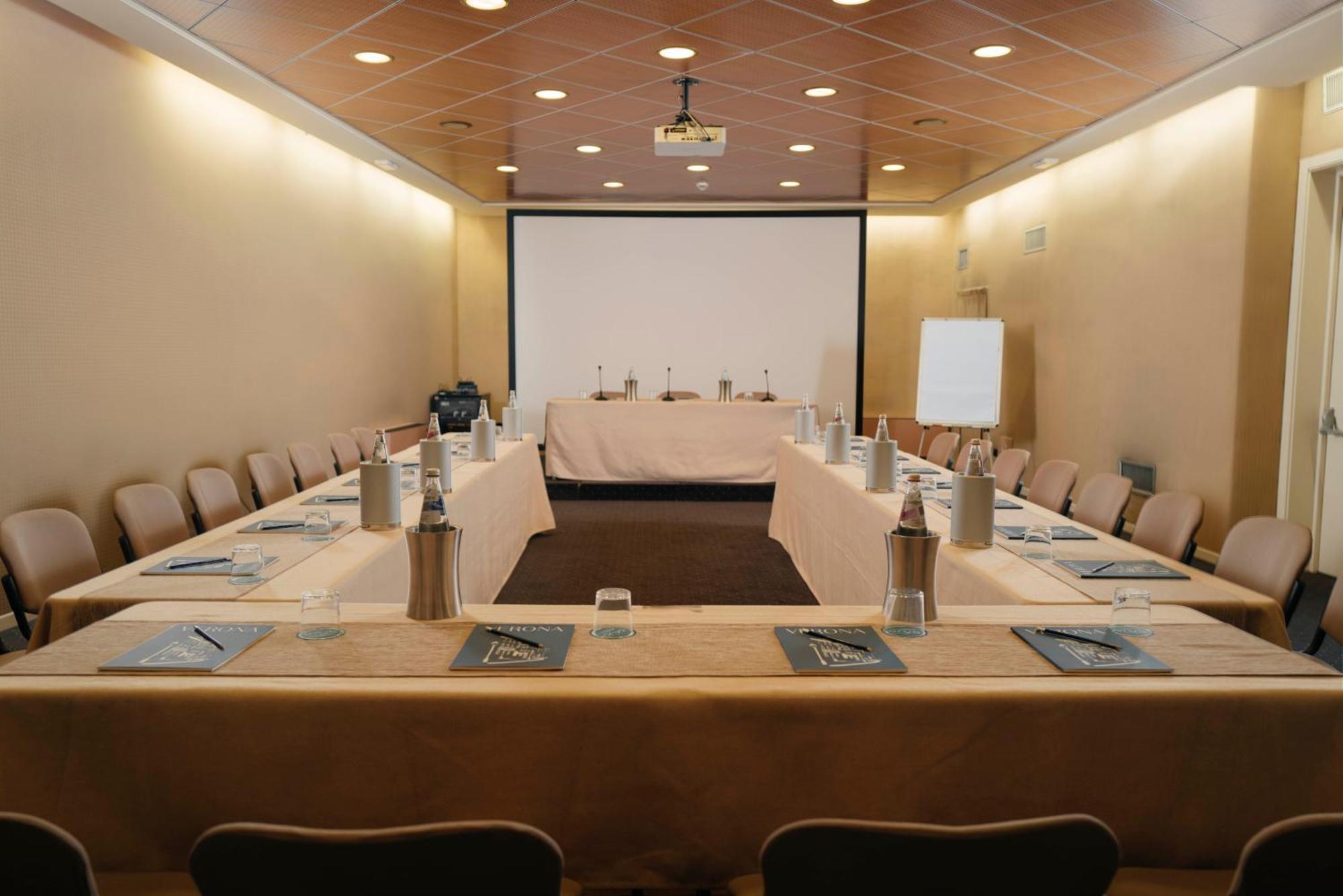 Indigo - Grand Des Arts Hotel 4*