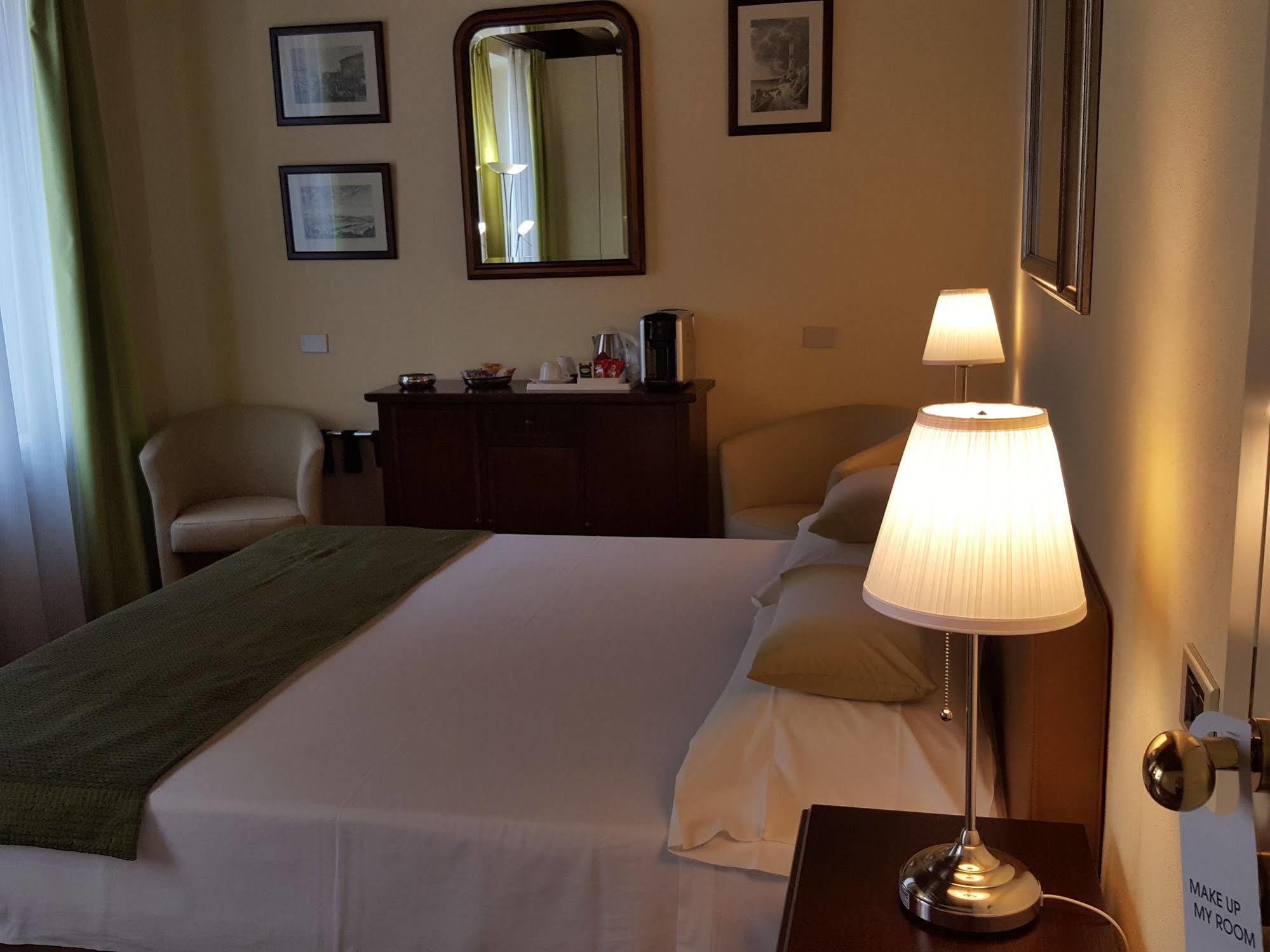 Relais Ponte Pietra Acomodação com café da manhã  2*