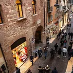 Incantevole residenza difronte a casa Giulietta