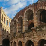 Residenza Corte Carnesali - Italian Homing