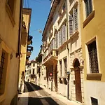 Palazzo Camozzini Apartments