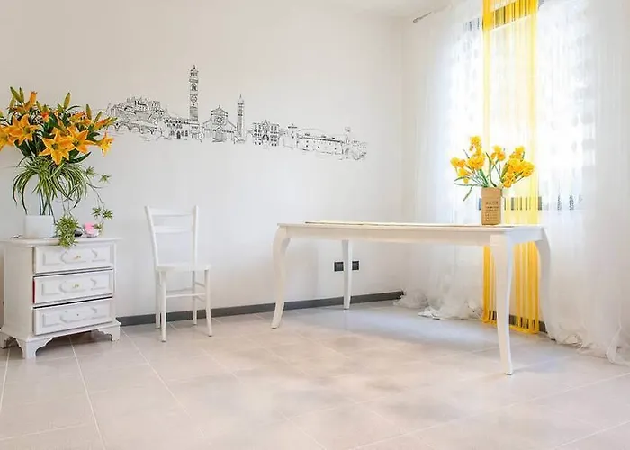 Guest House 296