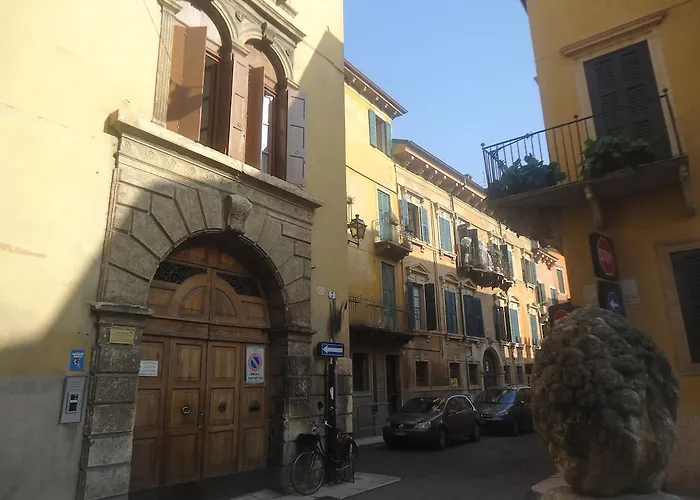 Protezione della Giovane - female hostel