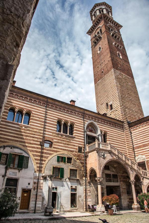 Aurelia Luxury - Piazza Delle Erbe Pensión *