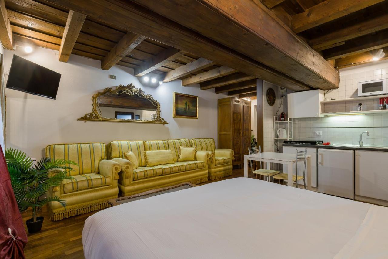 Leoncin D'oro Apartment