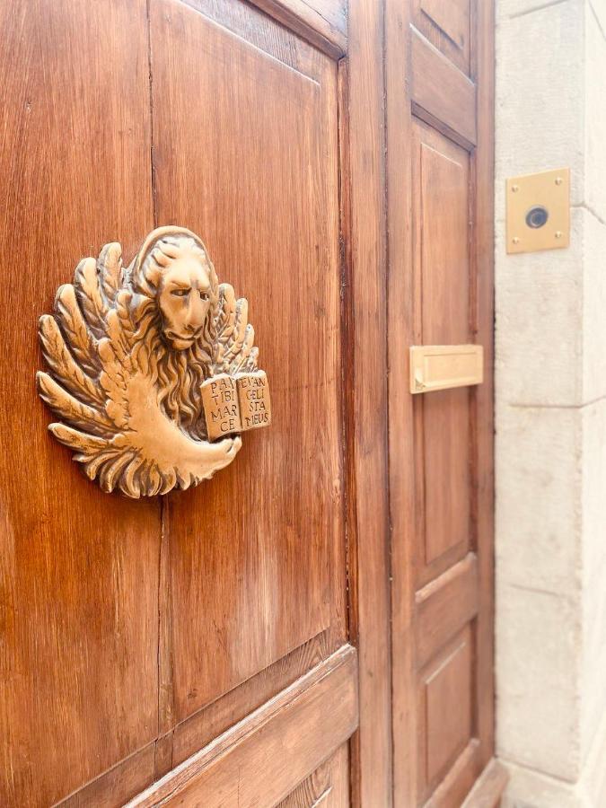 Mario Number 8 Apartment