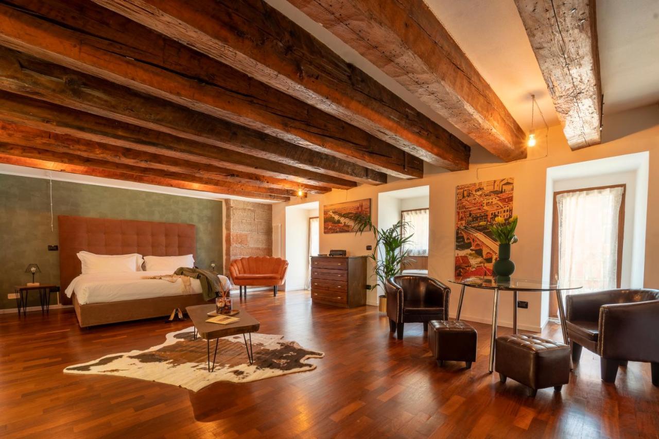 Aurelia Luxury - Piazza Delle Erbe Pensión *