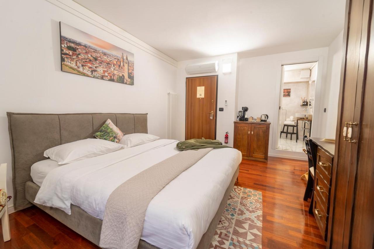 Aurelia Luxury - Piazza Delle Erbe Casa de hóspedes