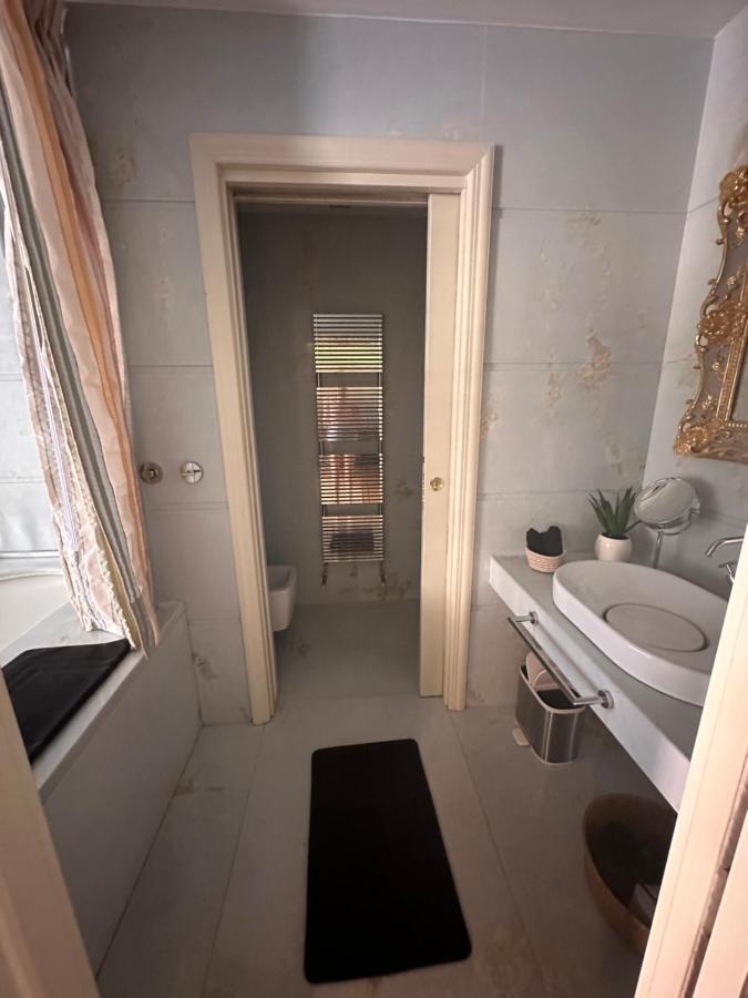 Apartamento Luxury Flats , Piazza Erbe With Balcony On Main Square Verona