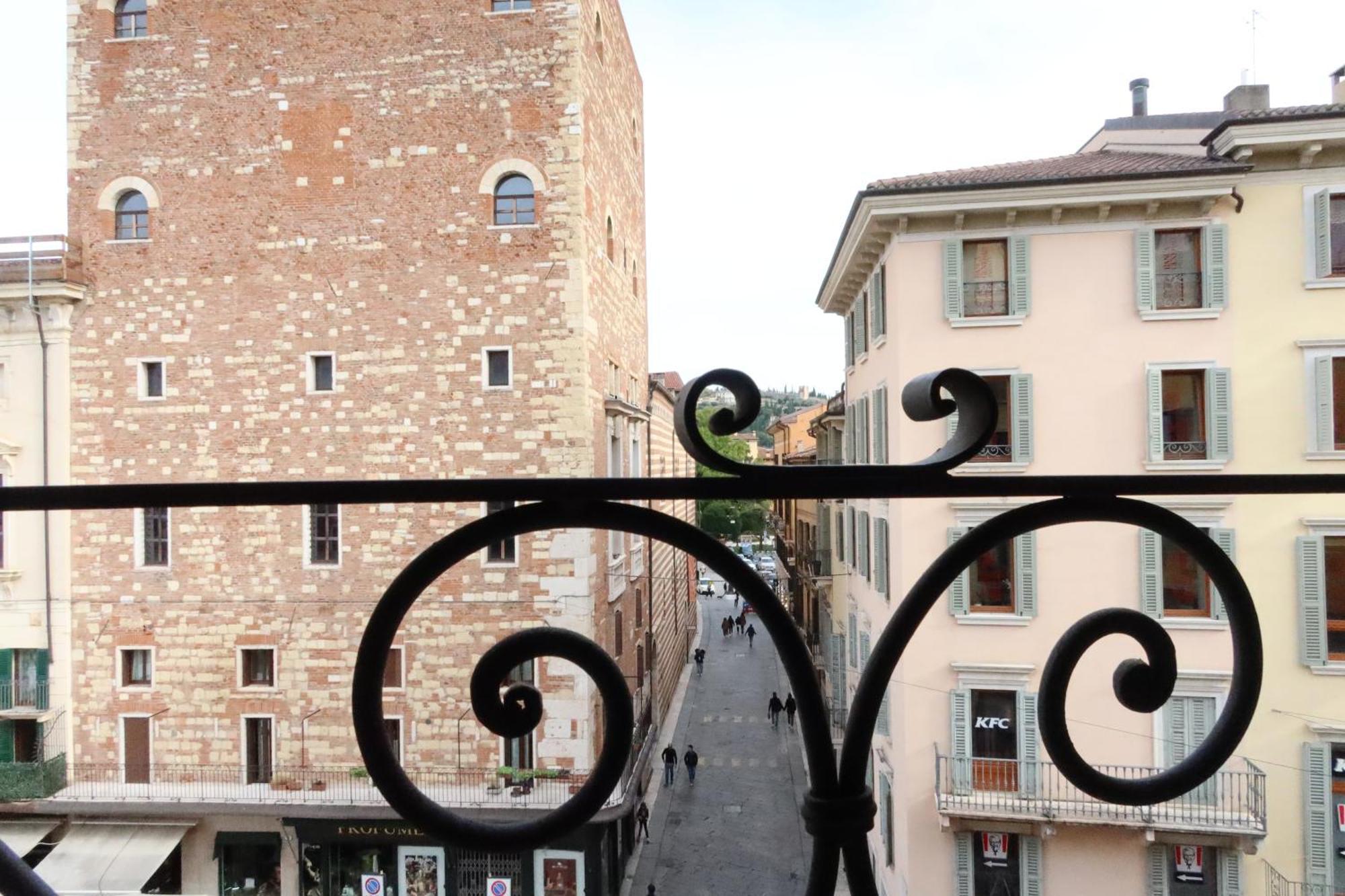 Luxury Flats Piazza Erbe, Floor 3 Apartment Verona