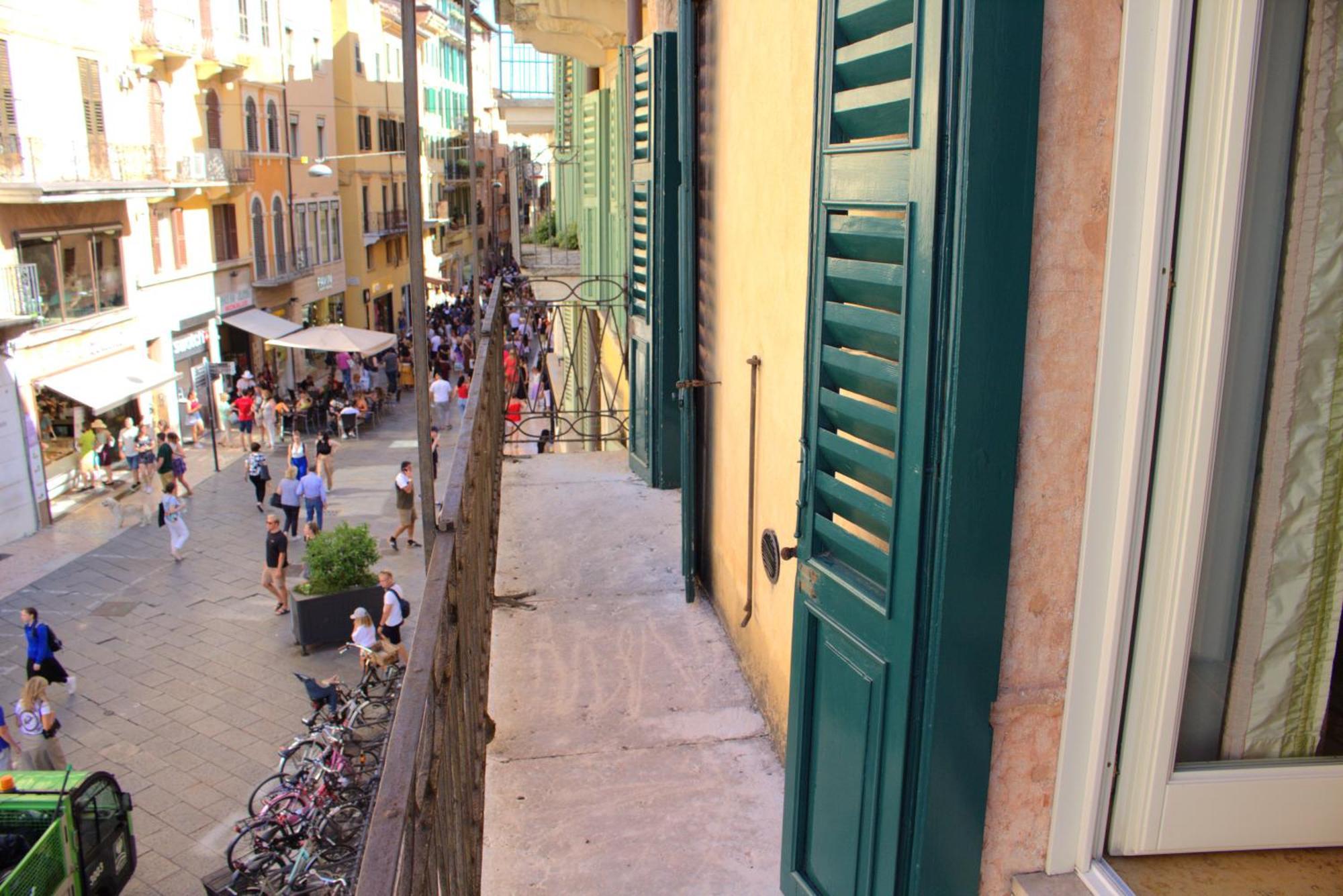 Apartamento Luxury Flats , Piazza Erbe With Balcony On Main Square *