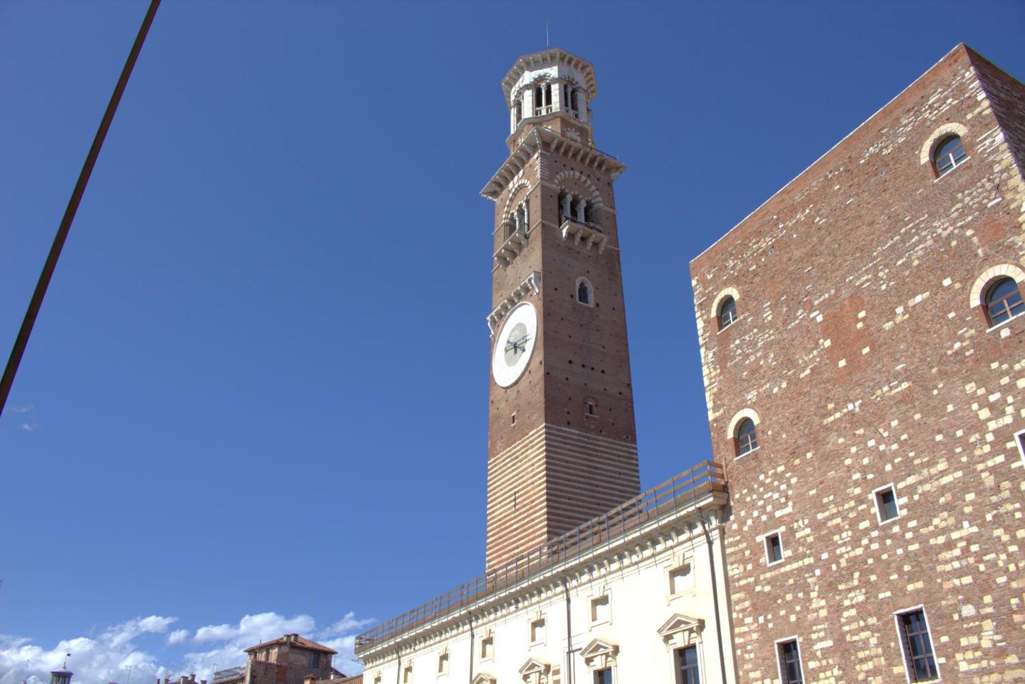 Apartamento Luxury Flats , Piazza Erbe With Balcony On Main Square