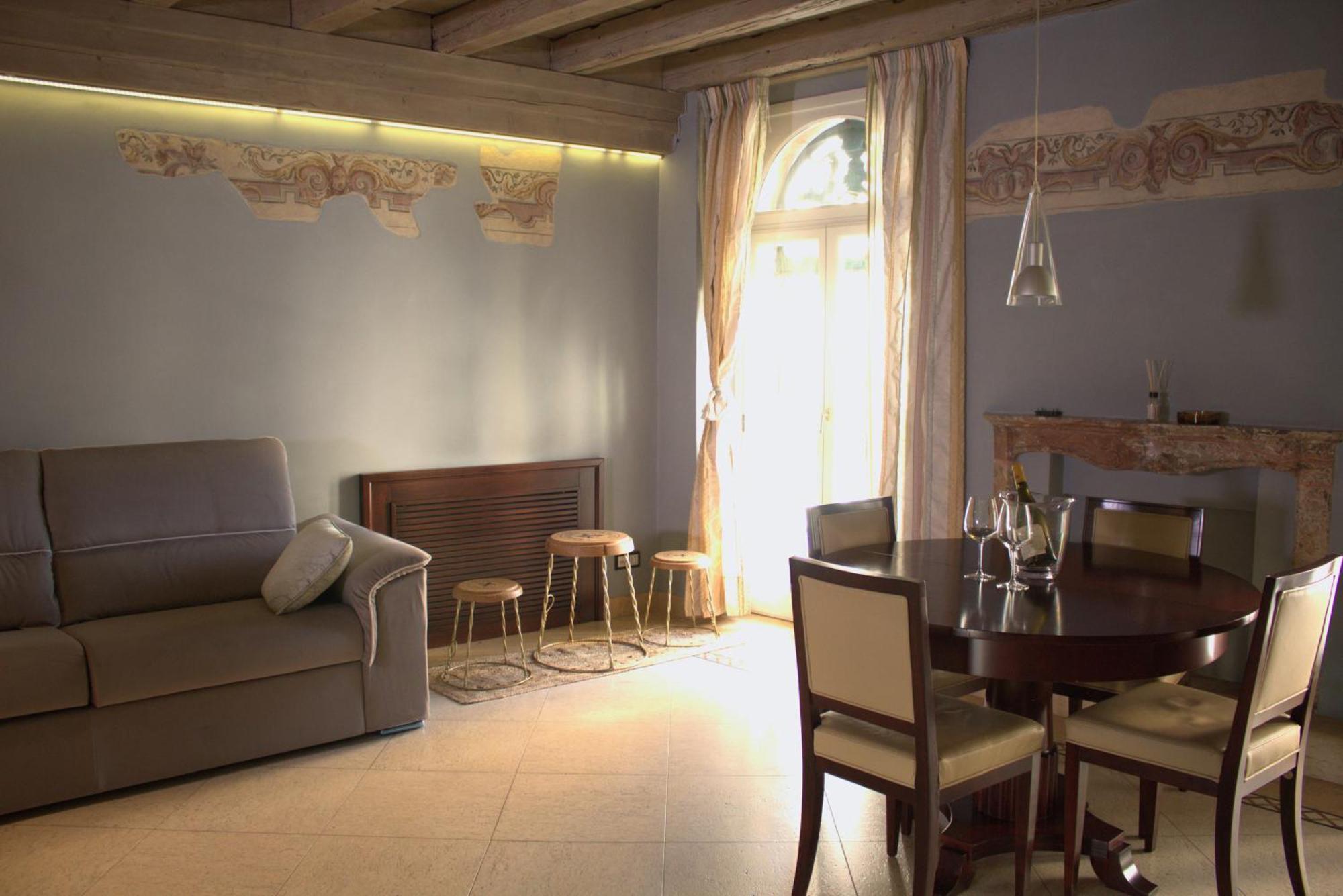Apartamento Luxury Flats , Piazza Erbe With Balcony On Main Square