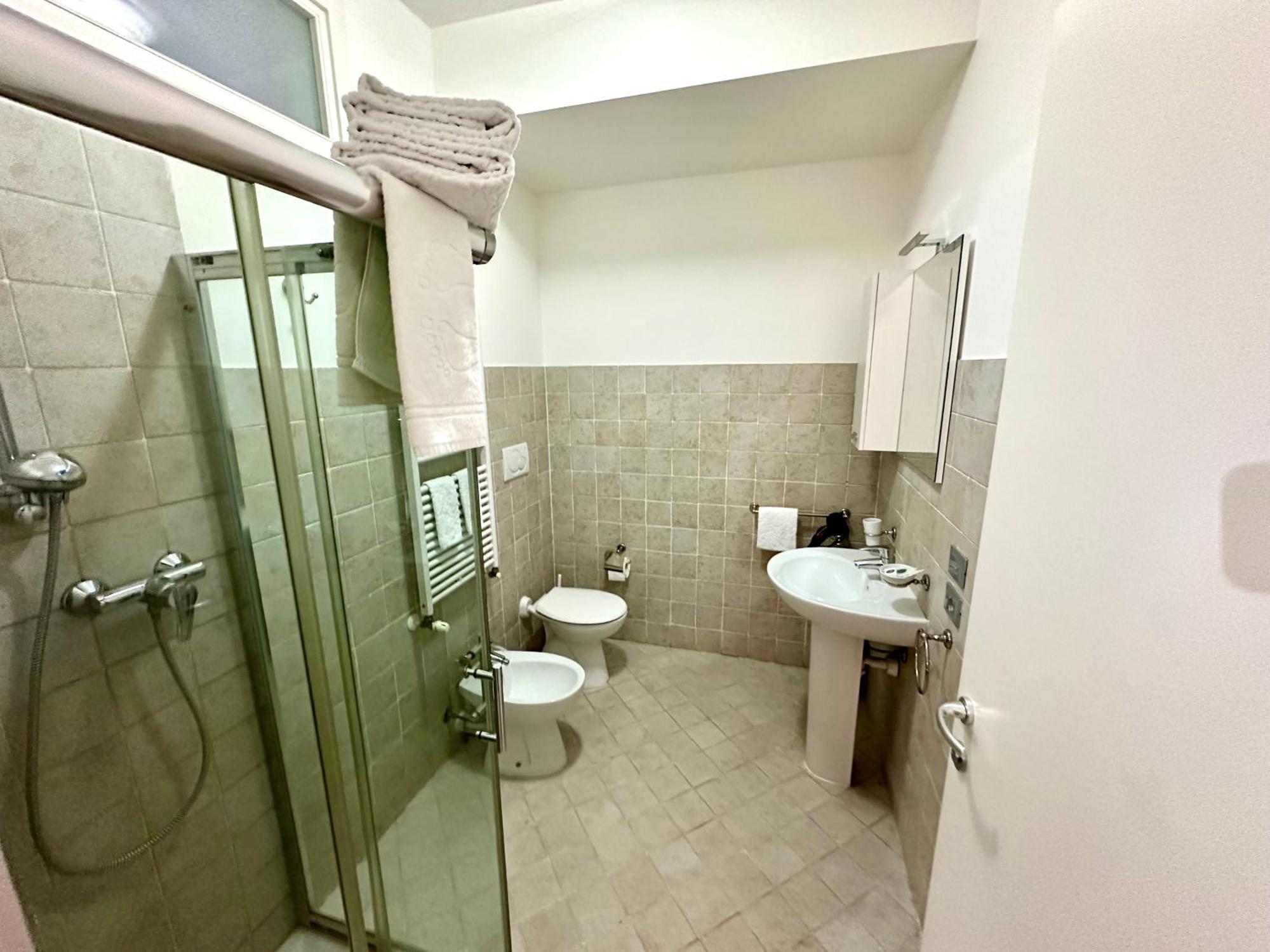 Gasthof Ai Giardini -vicino Ospedale Borgo Trento E Centro Storico 2*