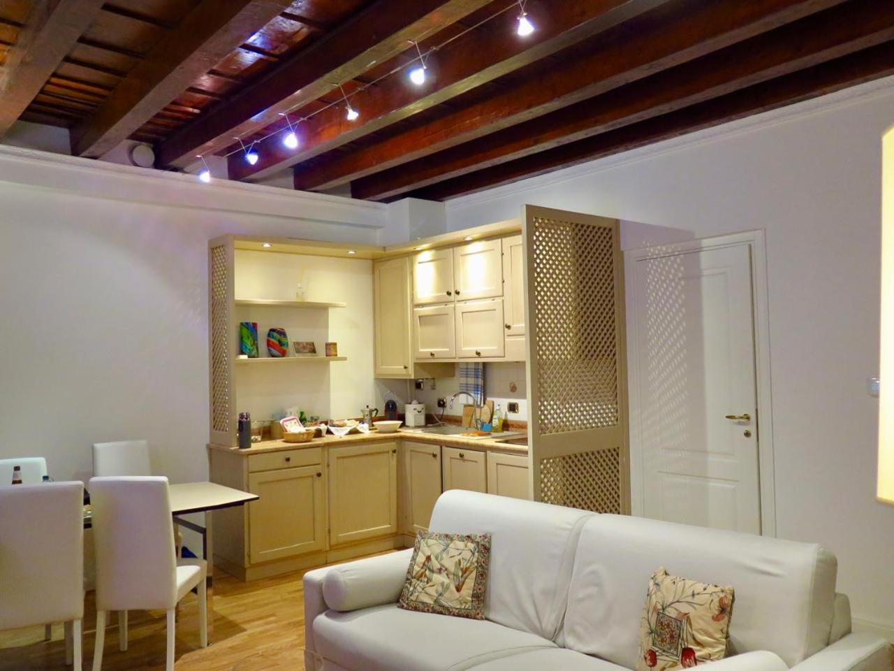 Residenza Cappello18 * Verona
