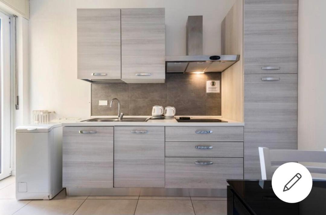 Es - Essential Solution & Emotion Stories Bed and breakfast Verona