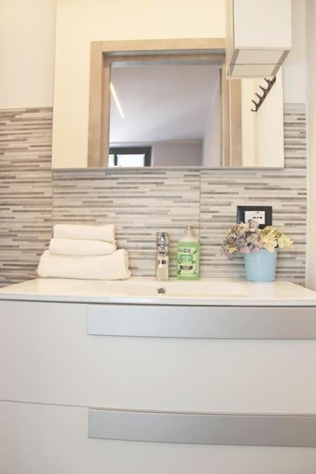 Intero Giulietta - Fiera Ospedale Borgo Roma - Free Parking - Free Wi-fi *