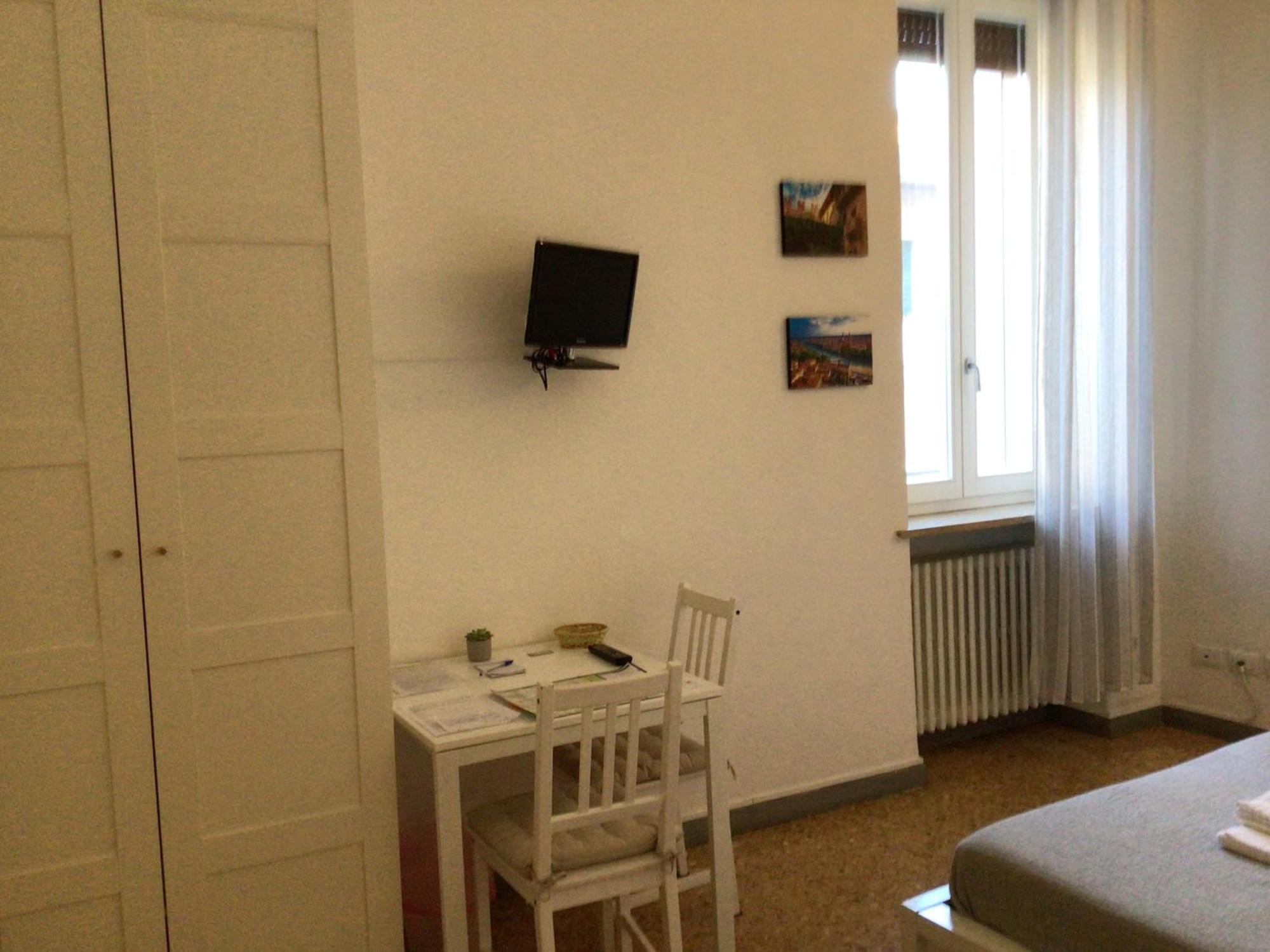 A Due Passi Da Giulietta-casa Montecchi Affittacamere Verona