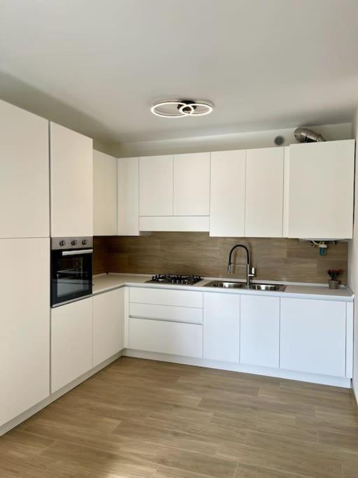 2612 House Piano Terra Garage E Wi-fi