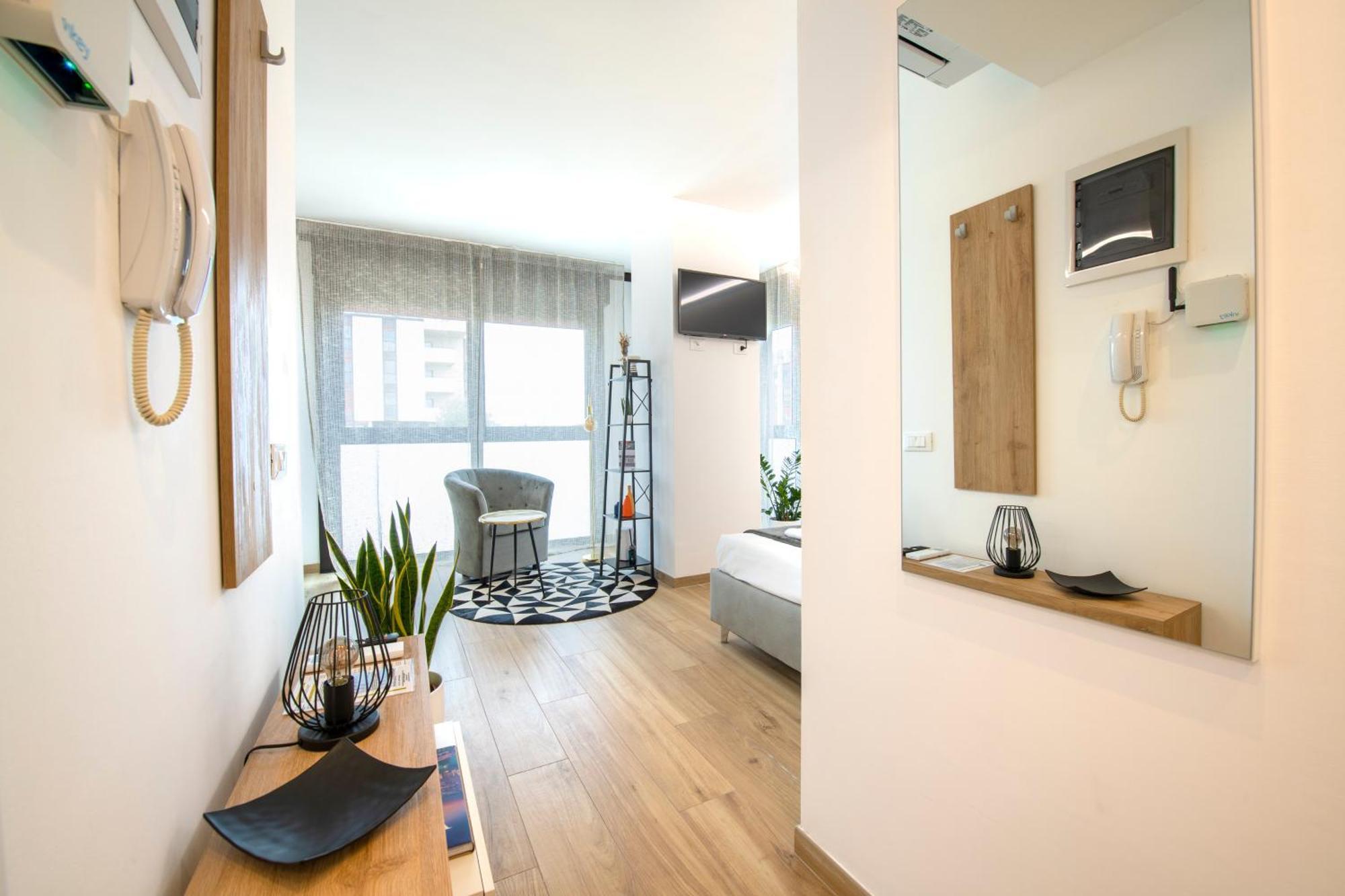 Apartment -free Parking-city-center-strategic *