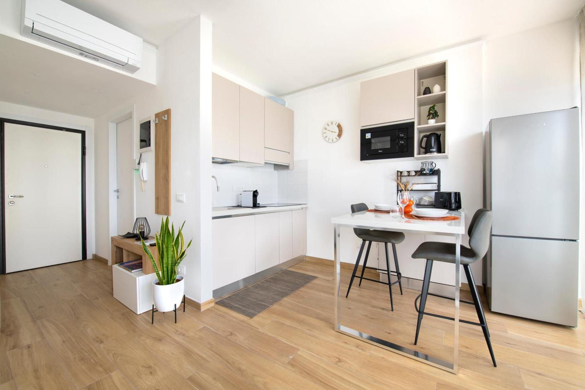 Apartment -free Parking-city-center-strategic