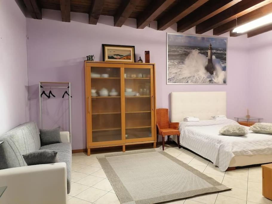 Monolocale In Piazza Isolo Apartment *