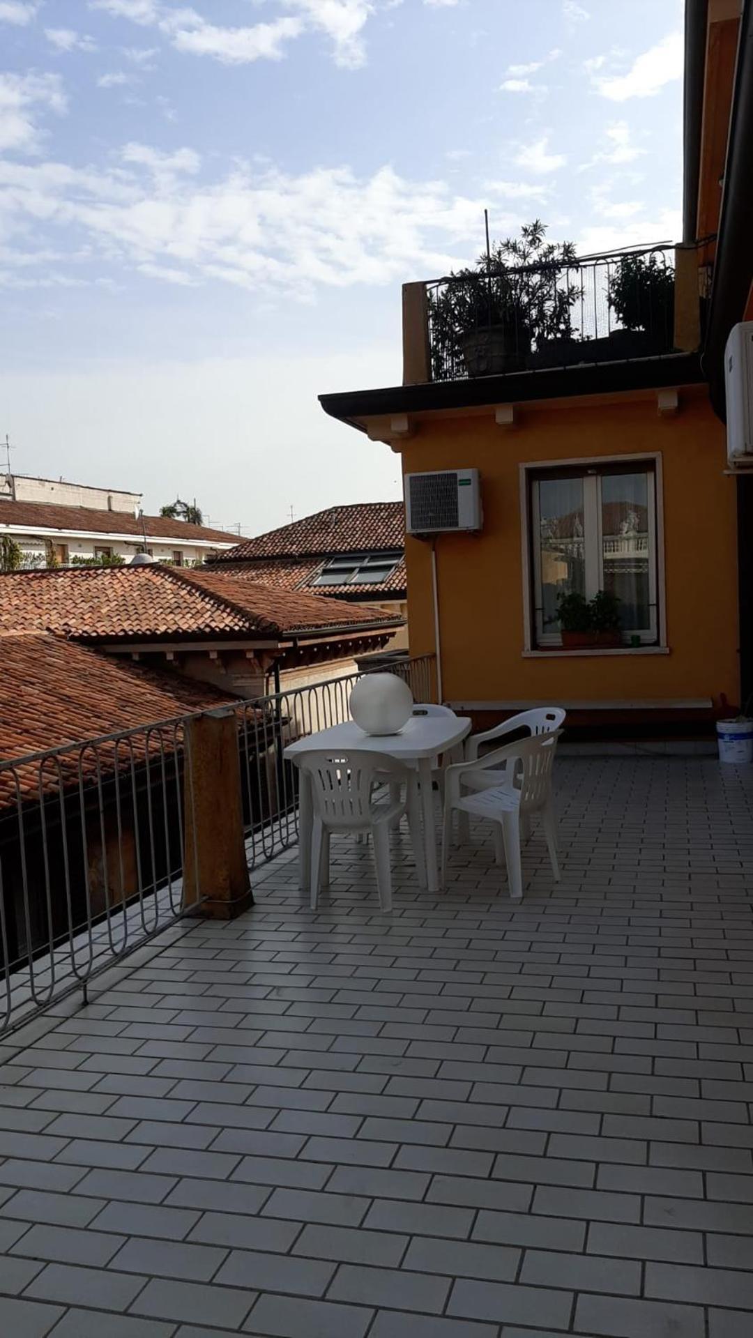 Califano- 2 Leoni * Verona