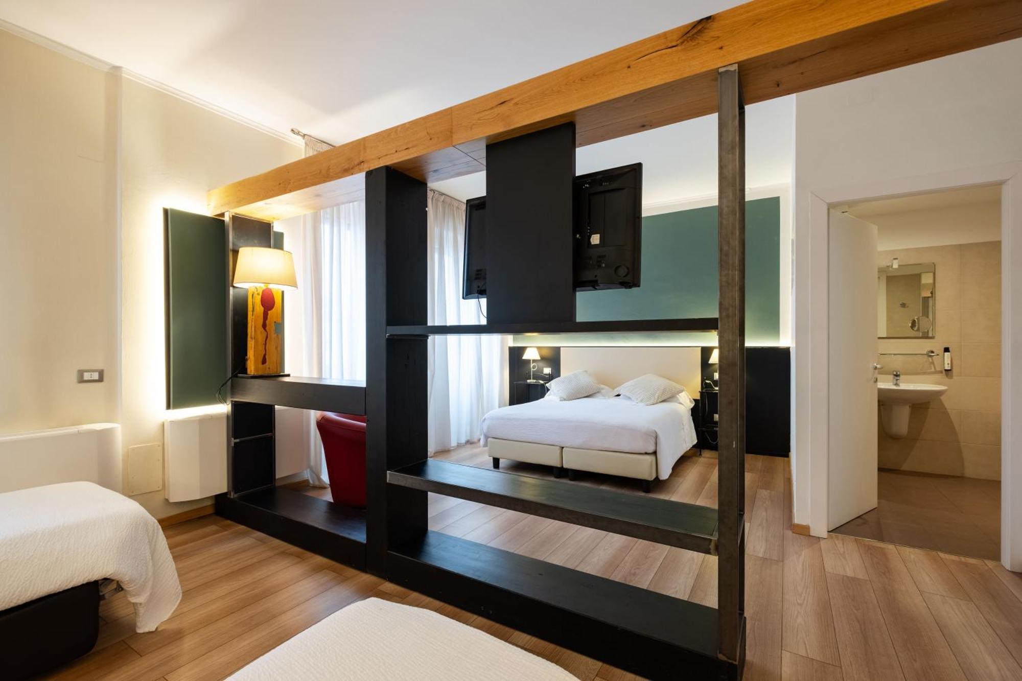 Italia Hotel 3*