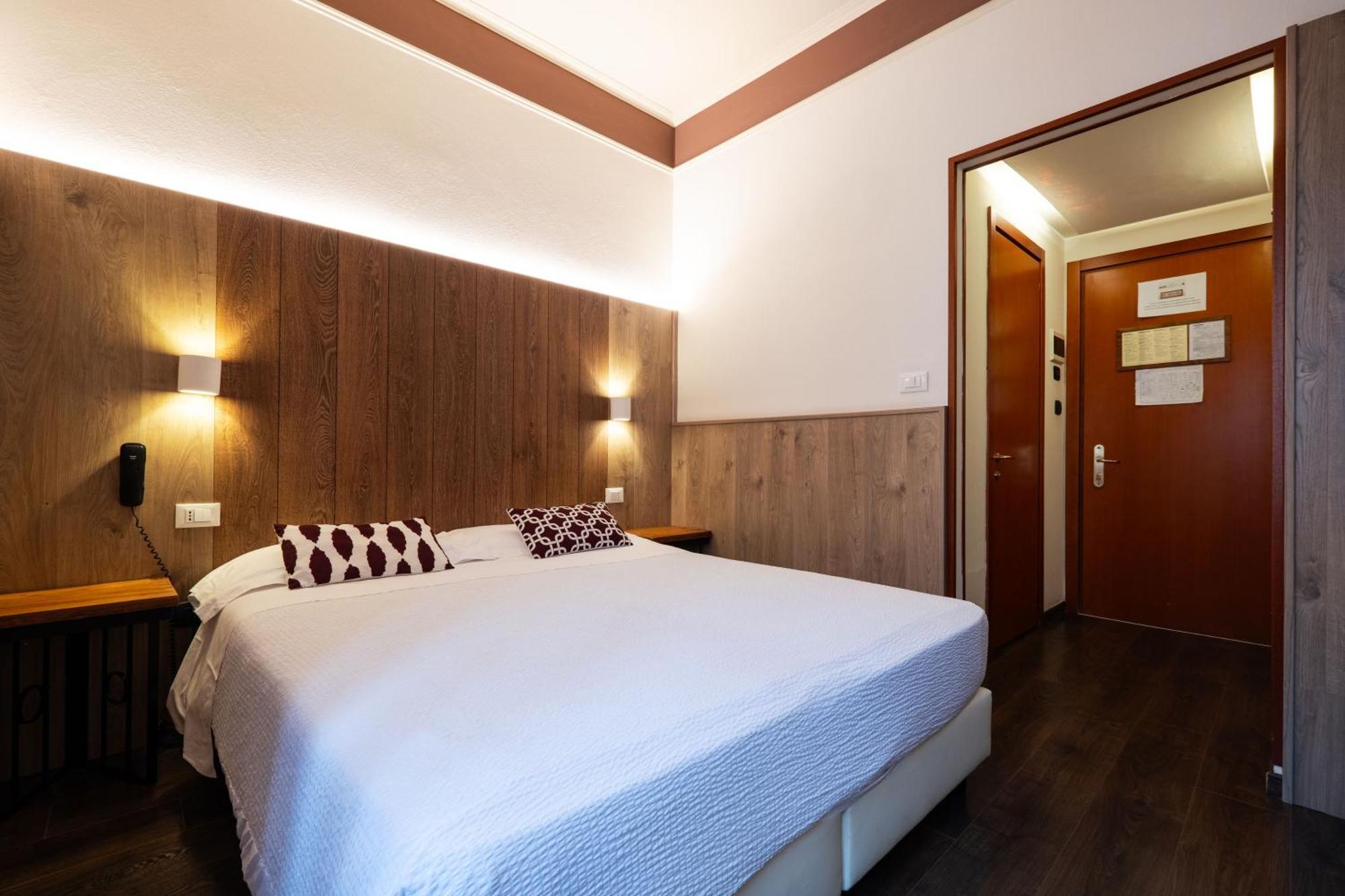 Italia Hotel 3*