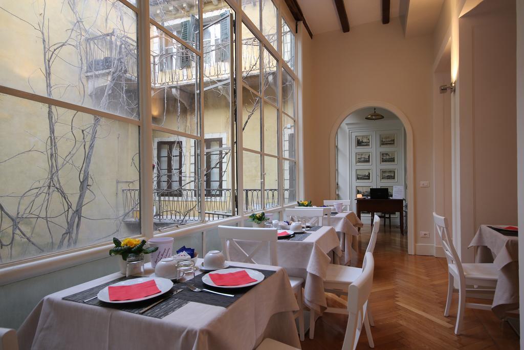 Residenza L'angolo Di Frühstückspension 2*