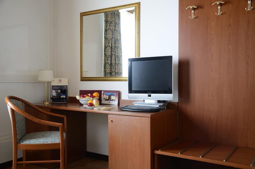 Monaco Hotel
