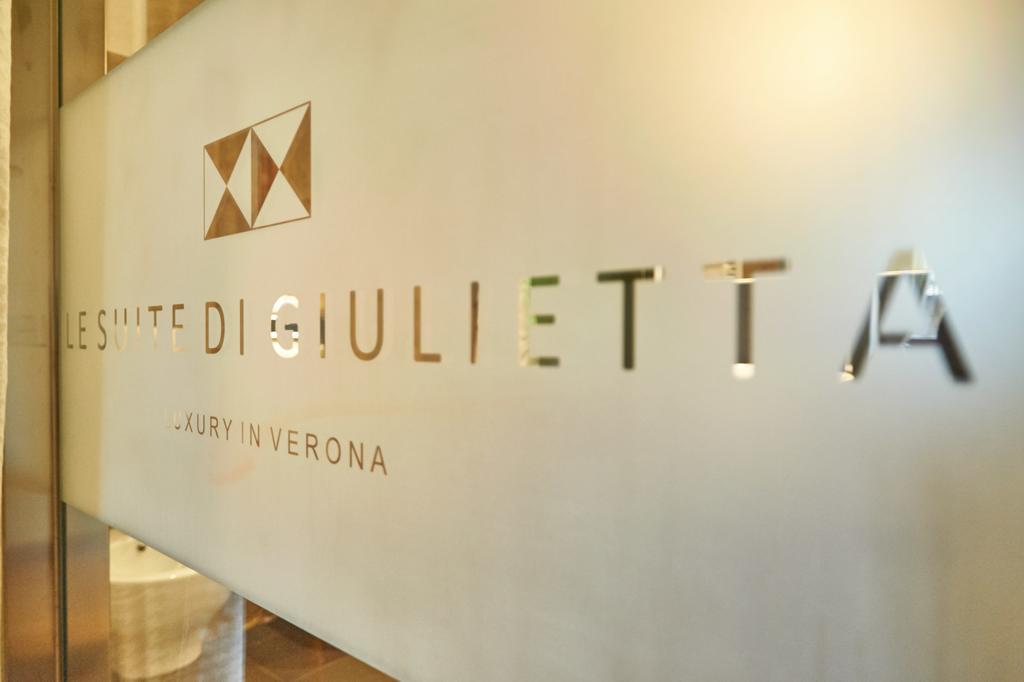 Le Di Giulietta Acomodação com café da manhã  3*