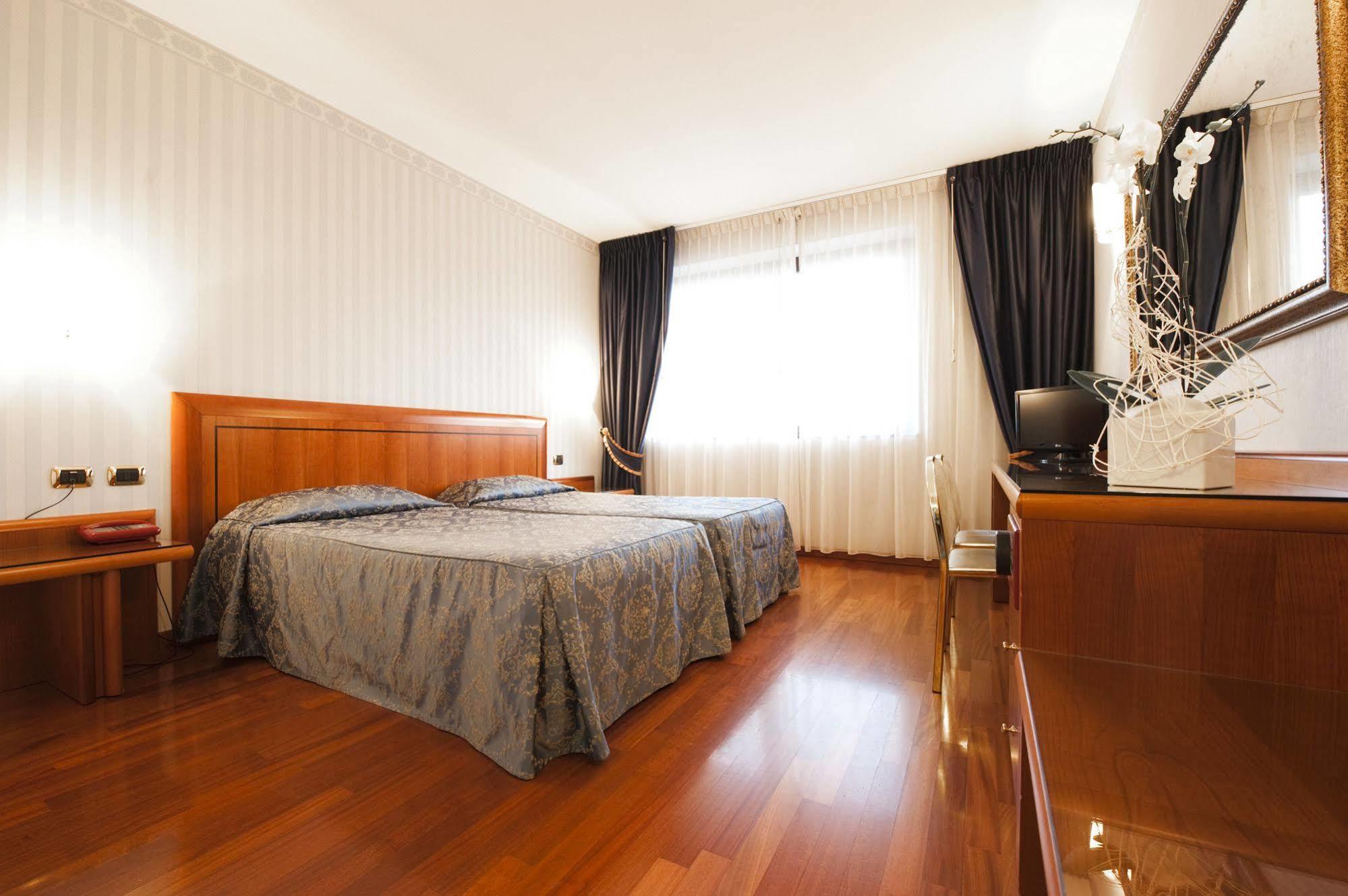 Hotel Montresor Palace
