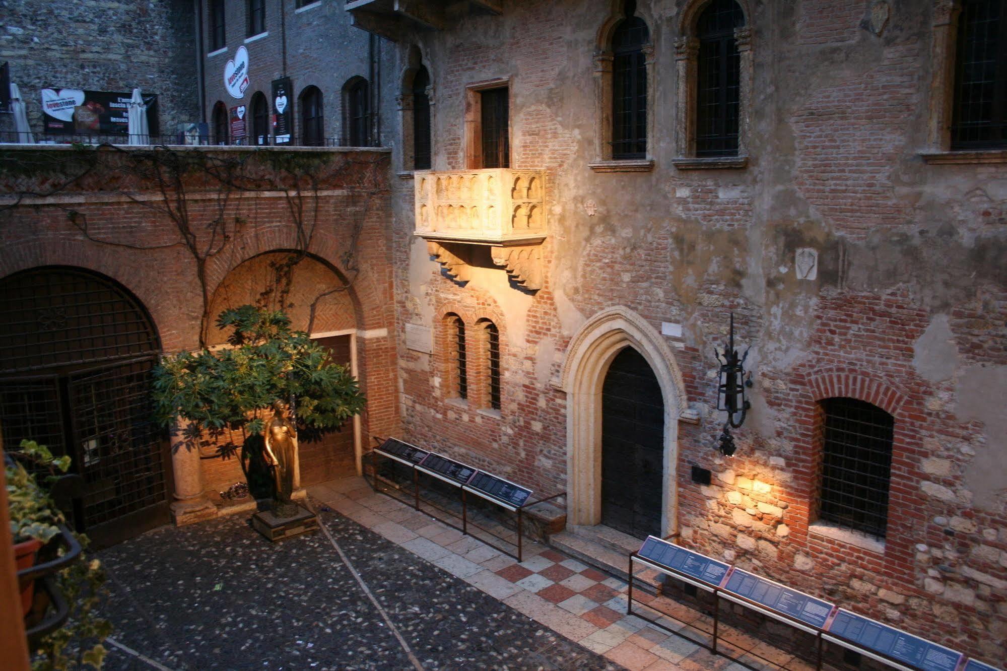 La Corte Di Giulietta Bed & Breakfast 3*