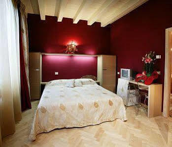 Residenza San Faustino Bed and breakfast 2*
