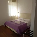 Roselyn Apartment