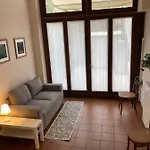 Monolocale In Villa Con Giardino Vicino Al Centro