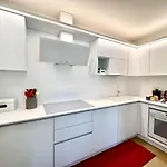Parigino Apartment