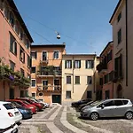 Romeo And Juliet Apartments