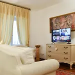 Emily Luxury Apartment