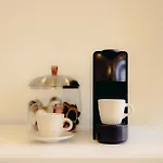 Eap Suites, Verona