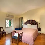 Villa Le Grotte