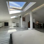 Holyday Luxury Apartment With Jacuzzi Tub