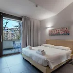 StraVagante Hostel&Rooms