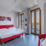 StraVagante Hostel&Rooms