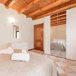 Italstay - Vescovo Elegant Courtyard