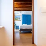 Residence \