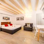 Apartmentsarena - Zini Studios